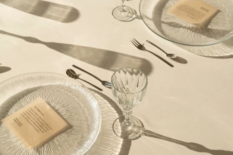 انتخاب رنگ‌ها و تایپوگرافی