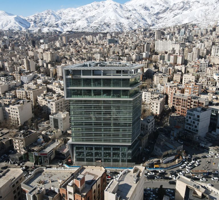 ساختمان ریبون تهران یکی از مدرن‌ترین و هوشمندترین ساختمان‌های اداری و تجاری در پایتخت ایران است.