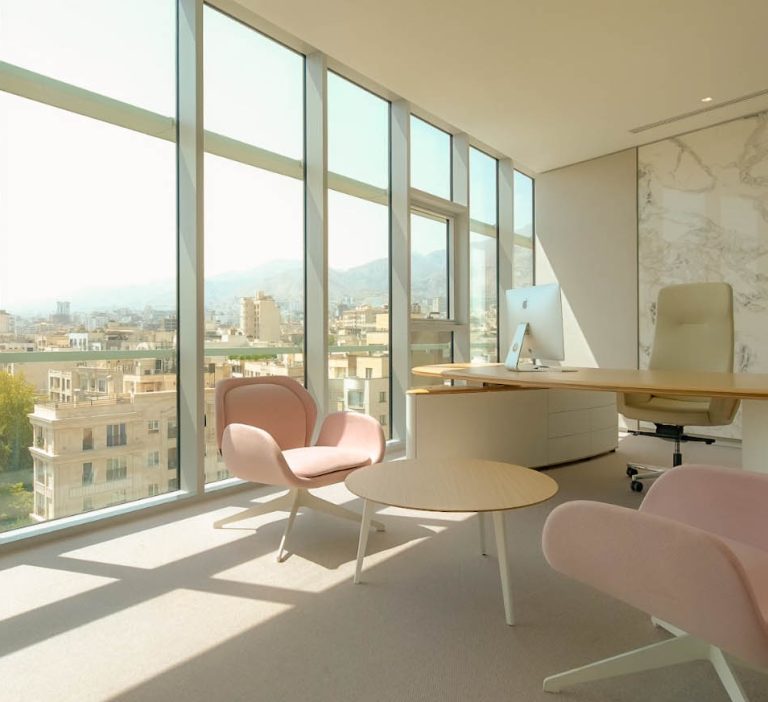 ریبون تهران و انتخاب استراتژیک شیشه در معماری